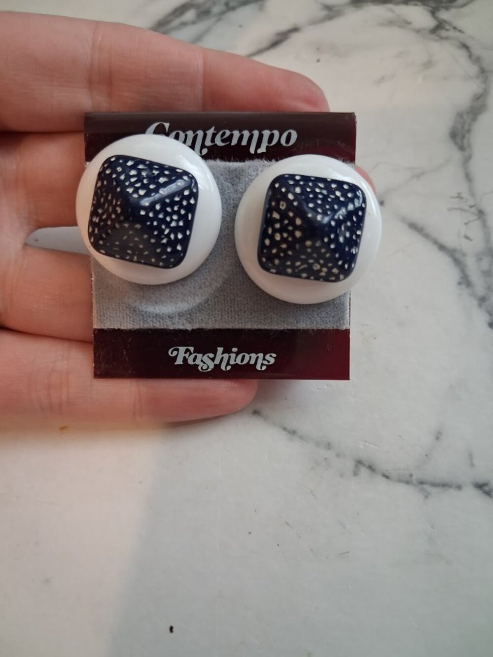 Vintage Contempo stud earrings